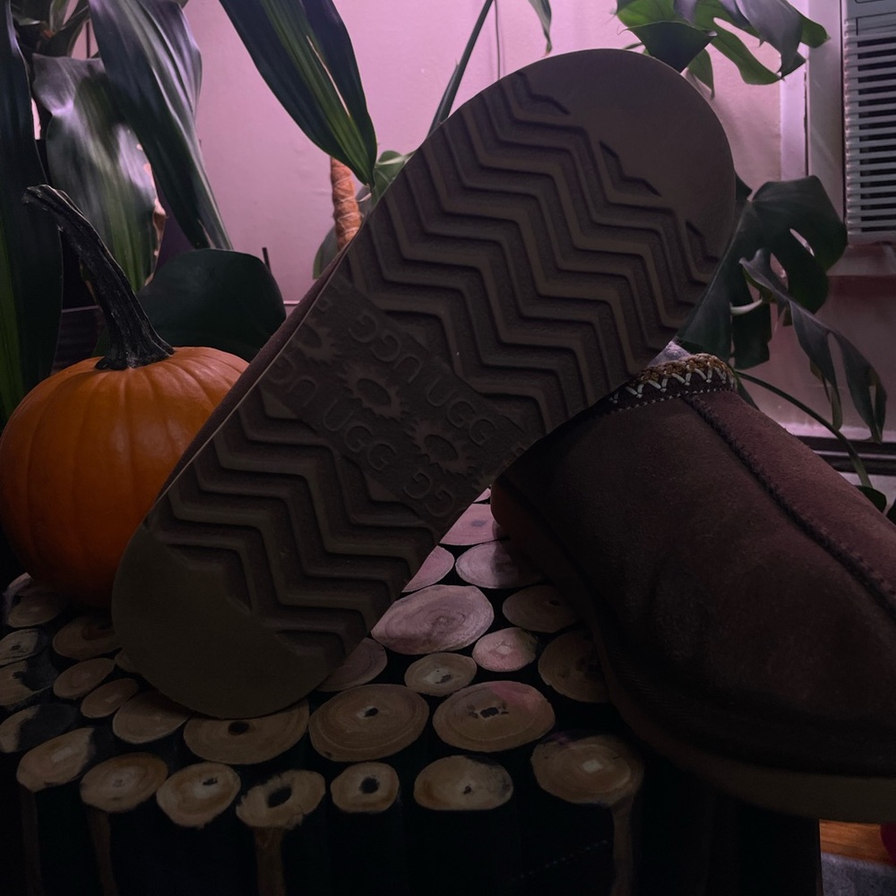Woman’s Ugg Tasman Slippers